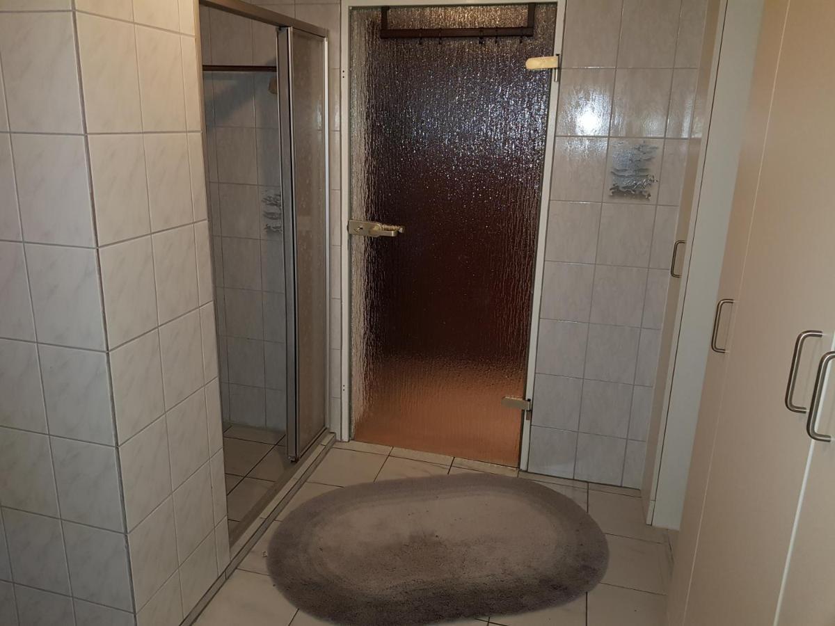 4 Sterne Souterrain Apartment Alt-Mariendorf Berlin Exterior foto
