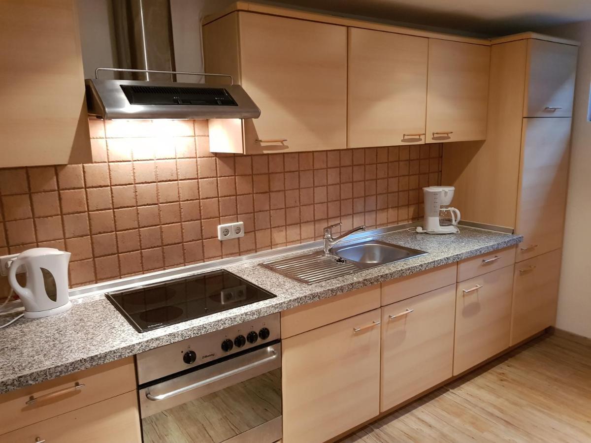 4 Sterne Souterrain Apartment Alt-Mariendorf Berlin Exterior foto